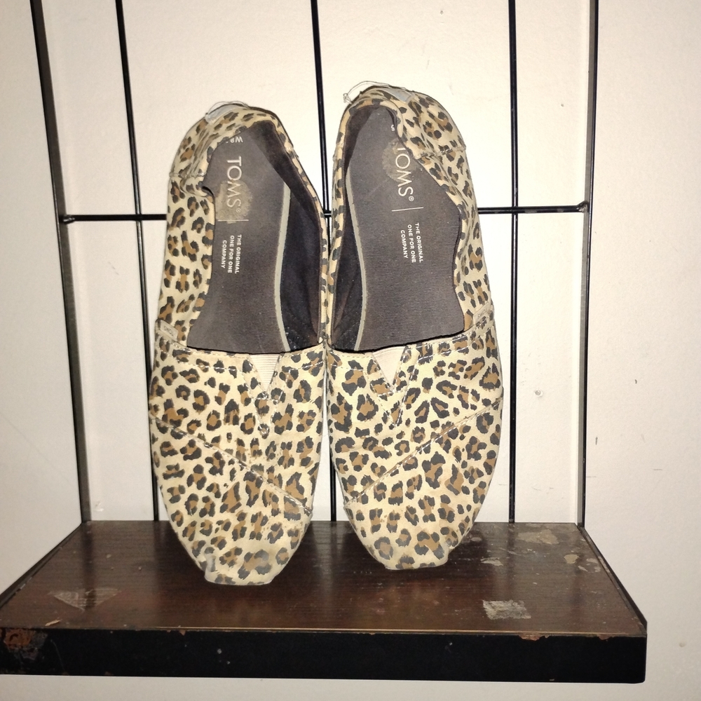 TOMS Women's Leopard Print Flats